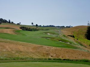 Kauri Cliffs 8th Forward